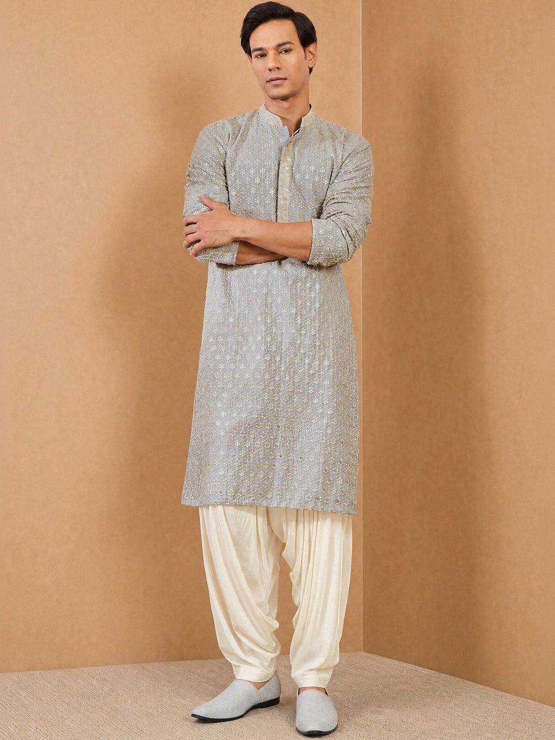VASTRAMAY Men Ethnic Motifs Embroidered Regular Thread Work Kurta with Patiala