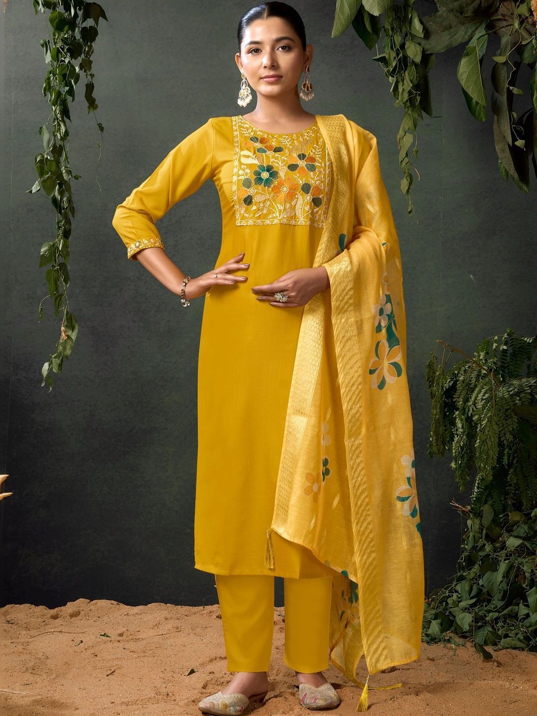 PAUSE Women Floral Embroidered Regular Thread Work Kurta with Trousers & With Dupatta