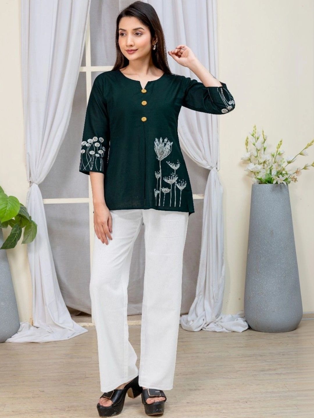 KAYATARAA Floral Print Cotton Top