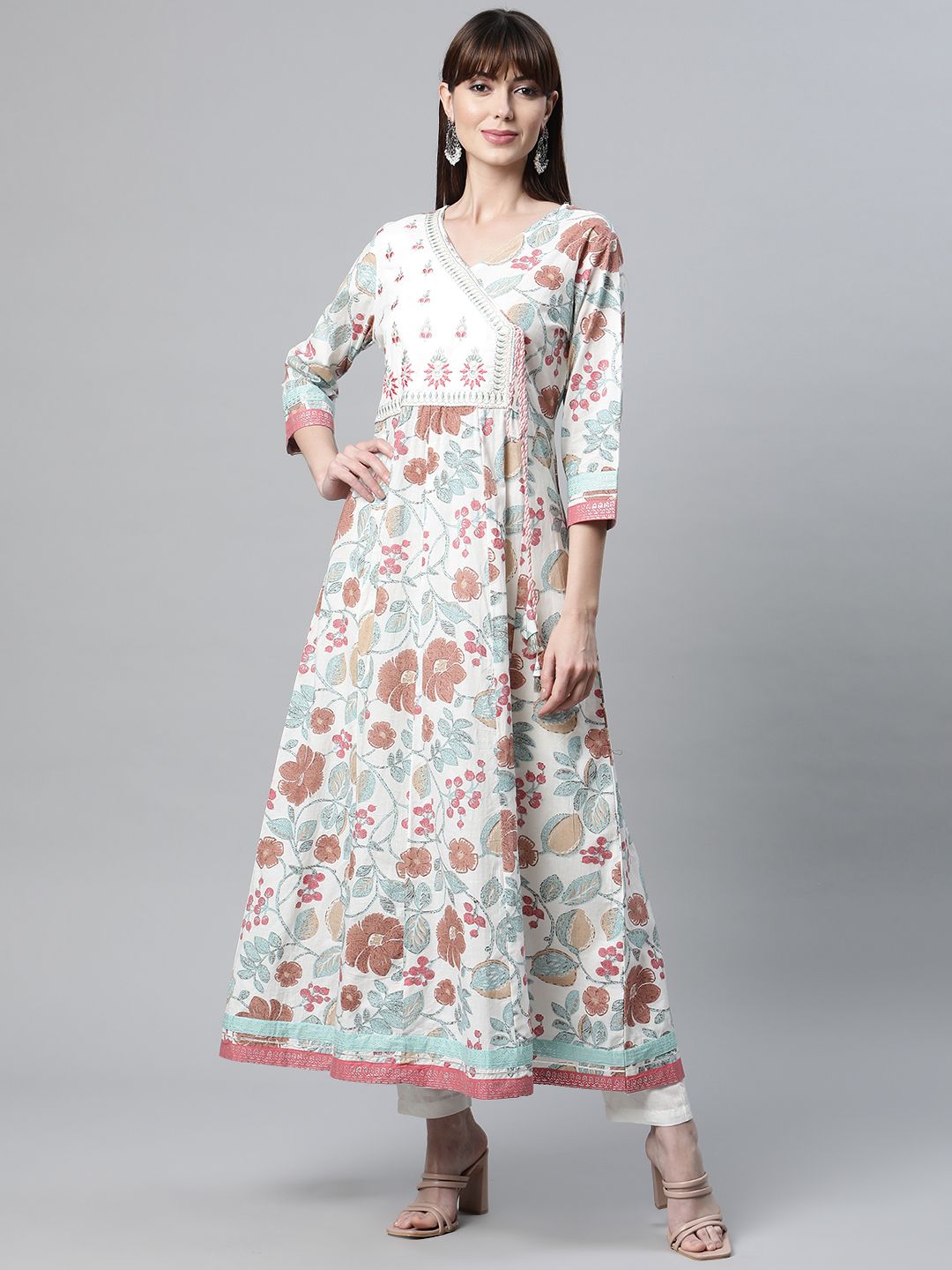Readiprint Women White & Blue Floral Printed Floral Cotton Anarkali Kurta