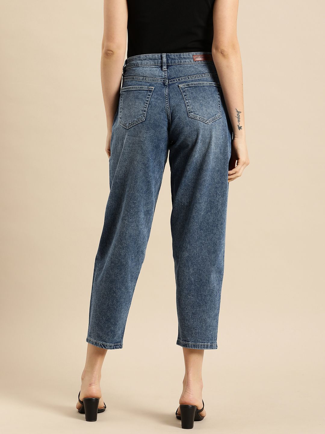 Women Heavy Fade Stretchable Slouchy Fit Mid-Rise Jeans 3