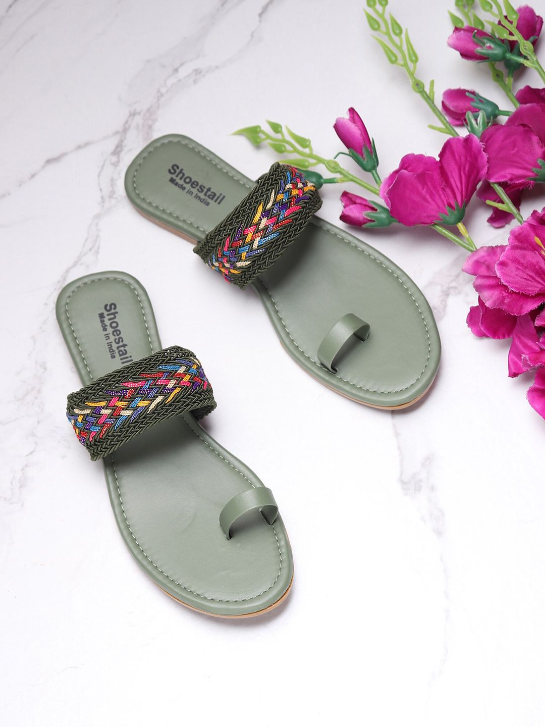 Shoestail Women Green Embellished Ethnic One Toe Flats