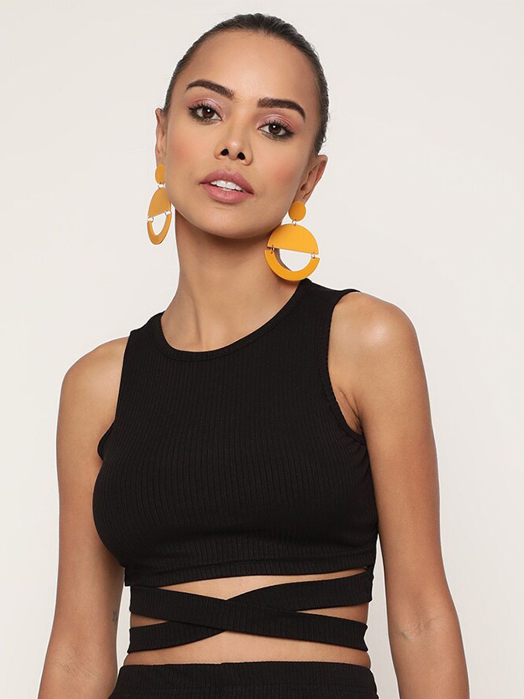Sugathari Women Black Ribbed Tank Crop Top
