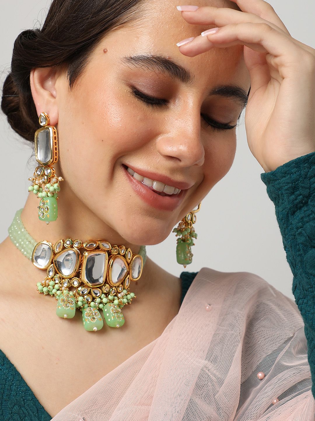 Buy SOHI Women Gold Plated Green Kundan Stone Studded & Beaded Choker Necklace Set -  - Accessories for Women