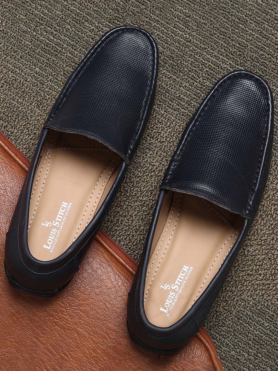 LOUIS STITCH Men Textured Leather Formal Loafers