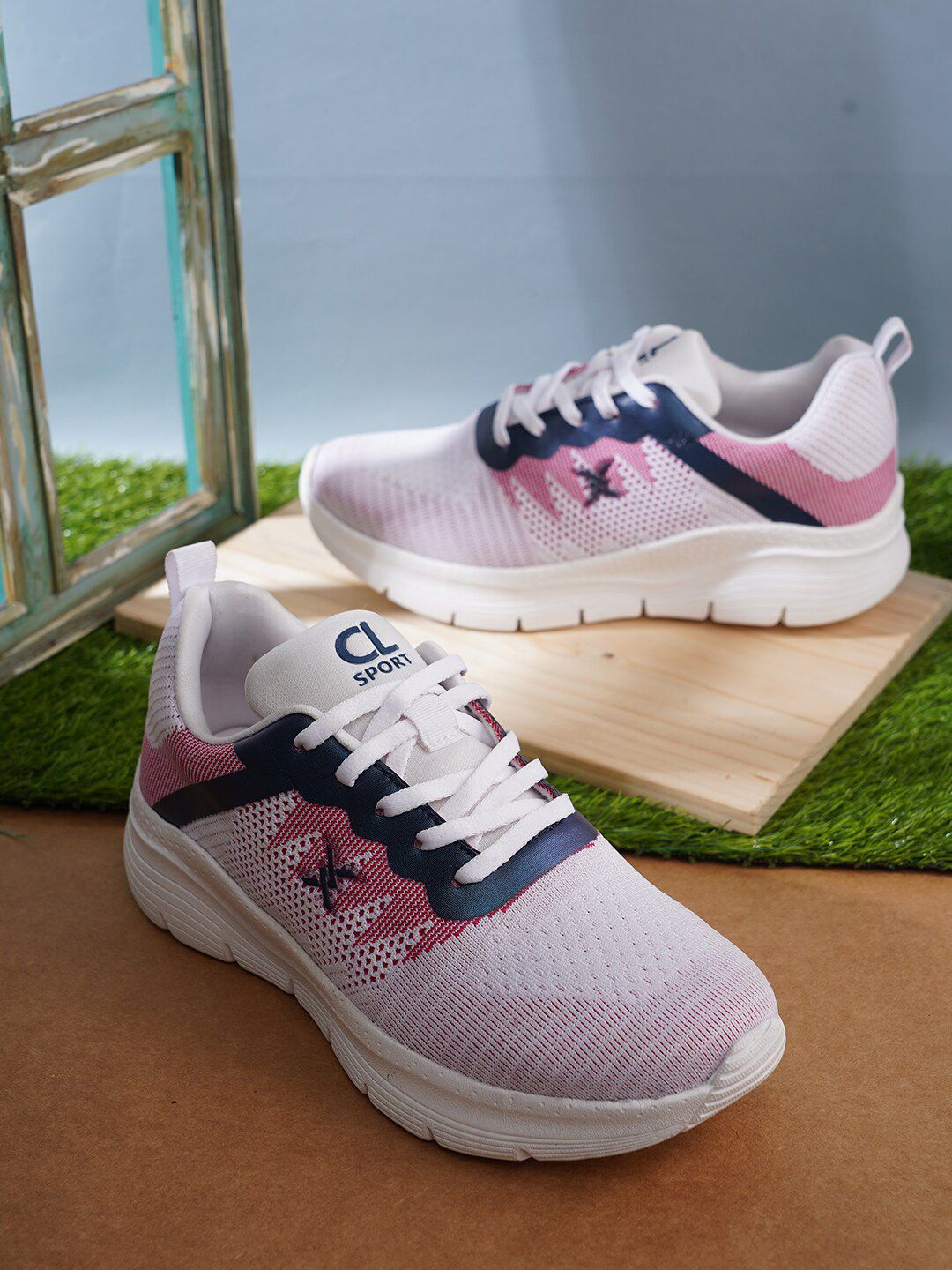 Carlton London sports Women Colourblocked Sneakers