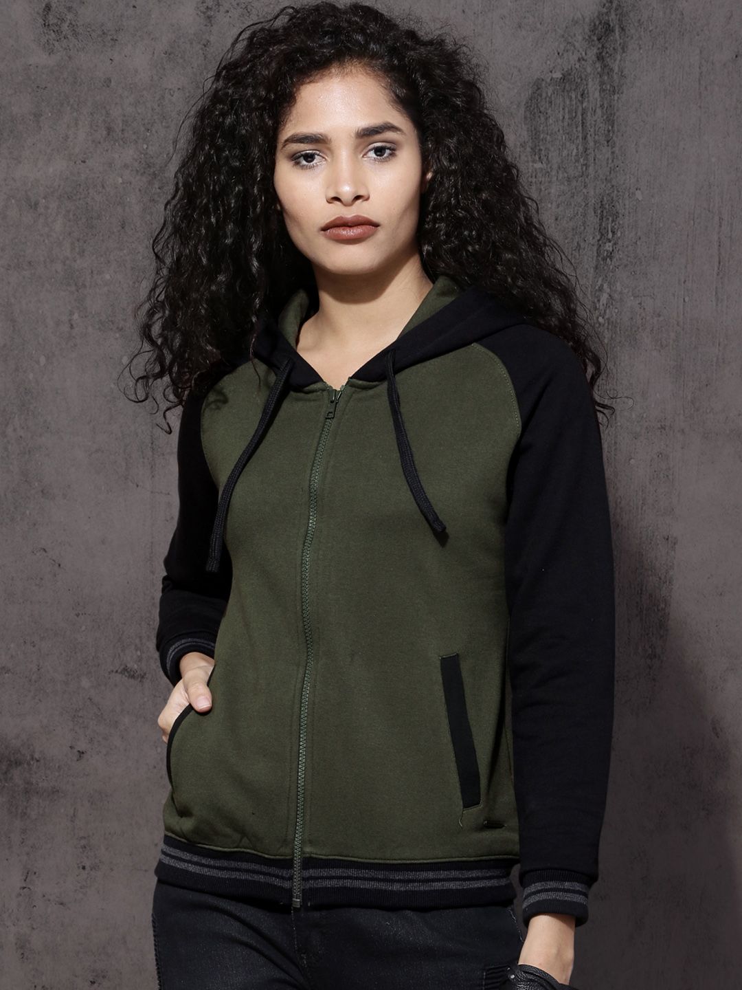 Roadster Women Olive Green Solid Hooded Sweatshirt