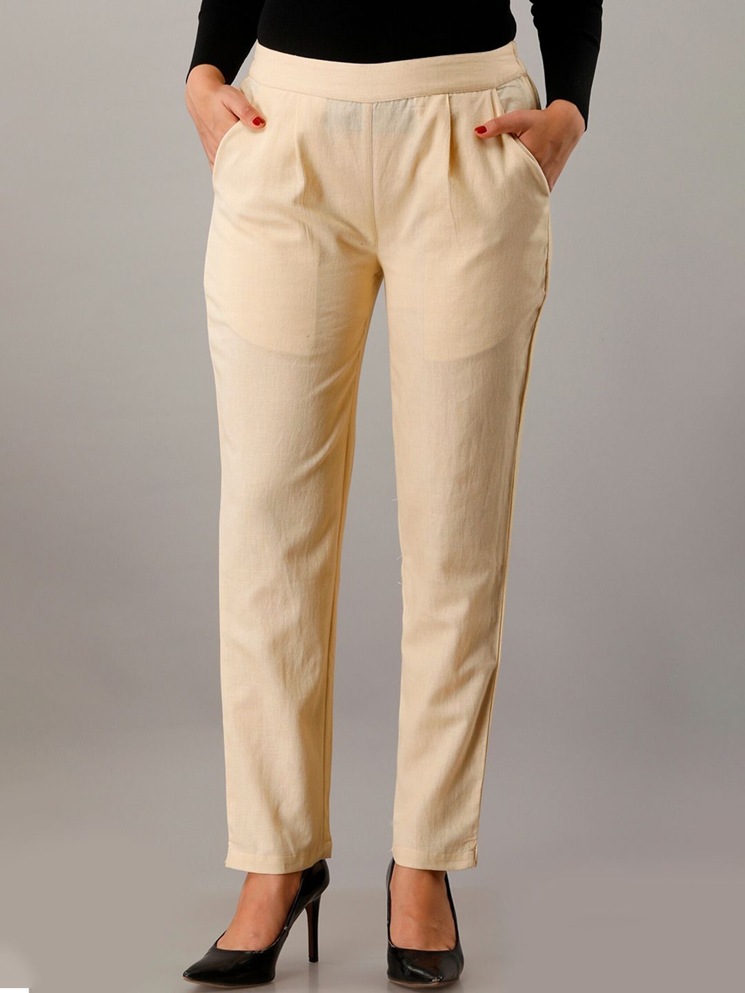 HERE&NOW Women Cream Mid Rise Easy Wash Cropped Cotton Straight Fit Trousers
