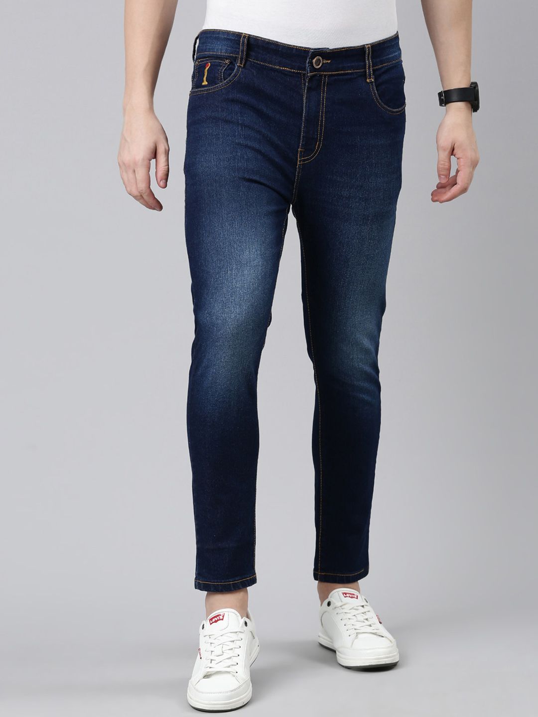 CINOCCI Men Slim Fit Mid-Rise Light Fade Clean Look Stretchable Jeans
