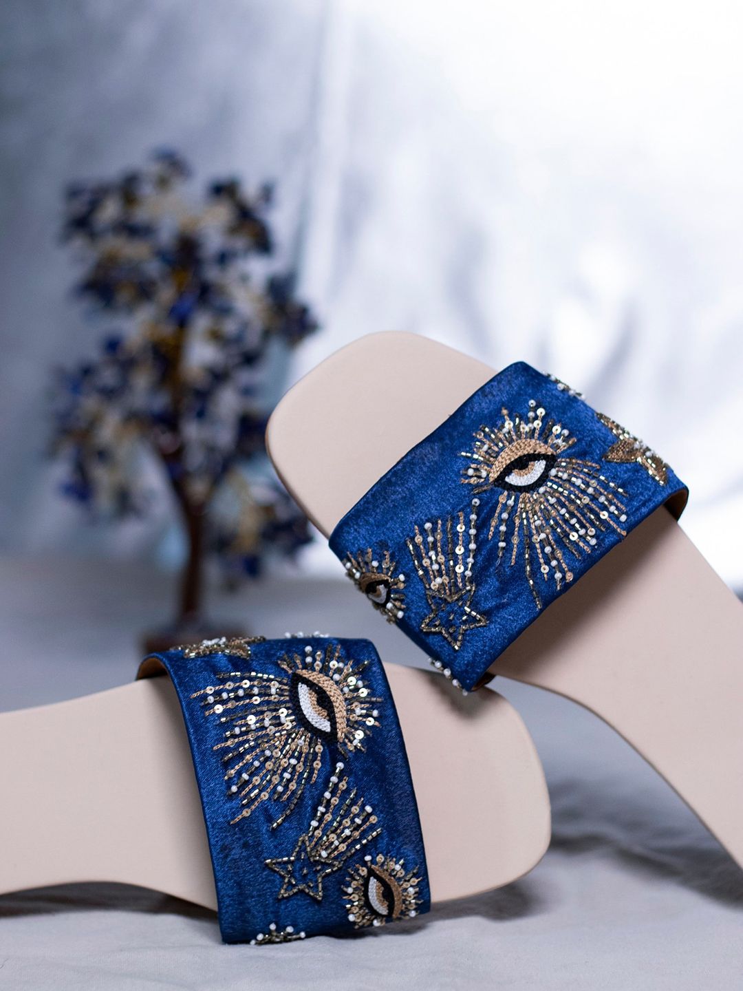 GLAM STORY Women Embellished Eye Open Toe Flats