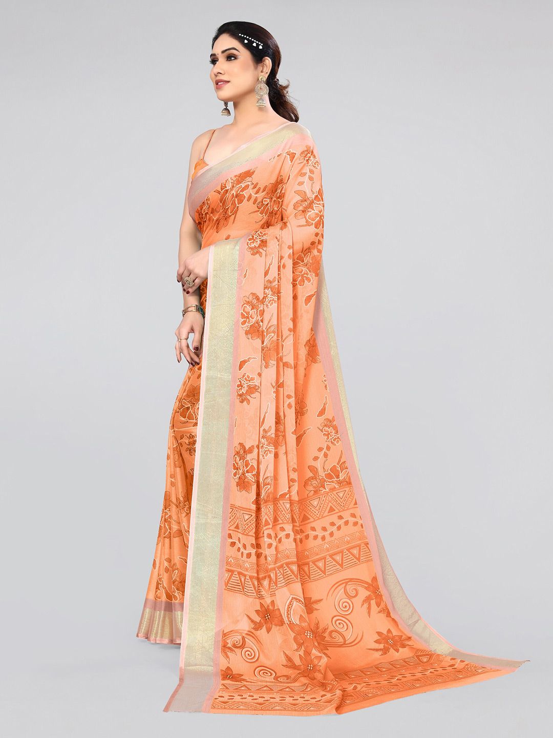 MIRCHI FASHION Peach-Coloured & White Floral Printed Zari Saree