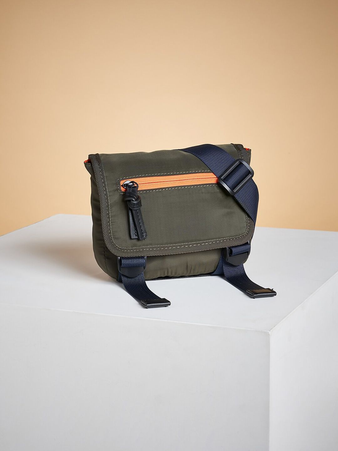 Ajile by Pantaloons Men Cotton Messenger Bag