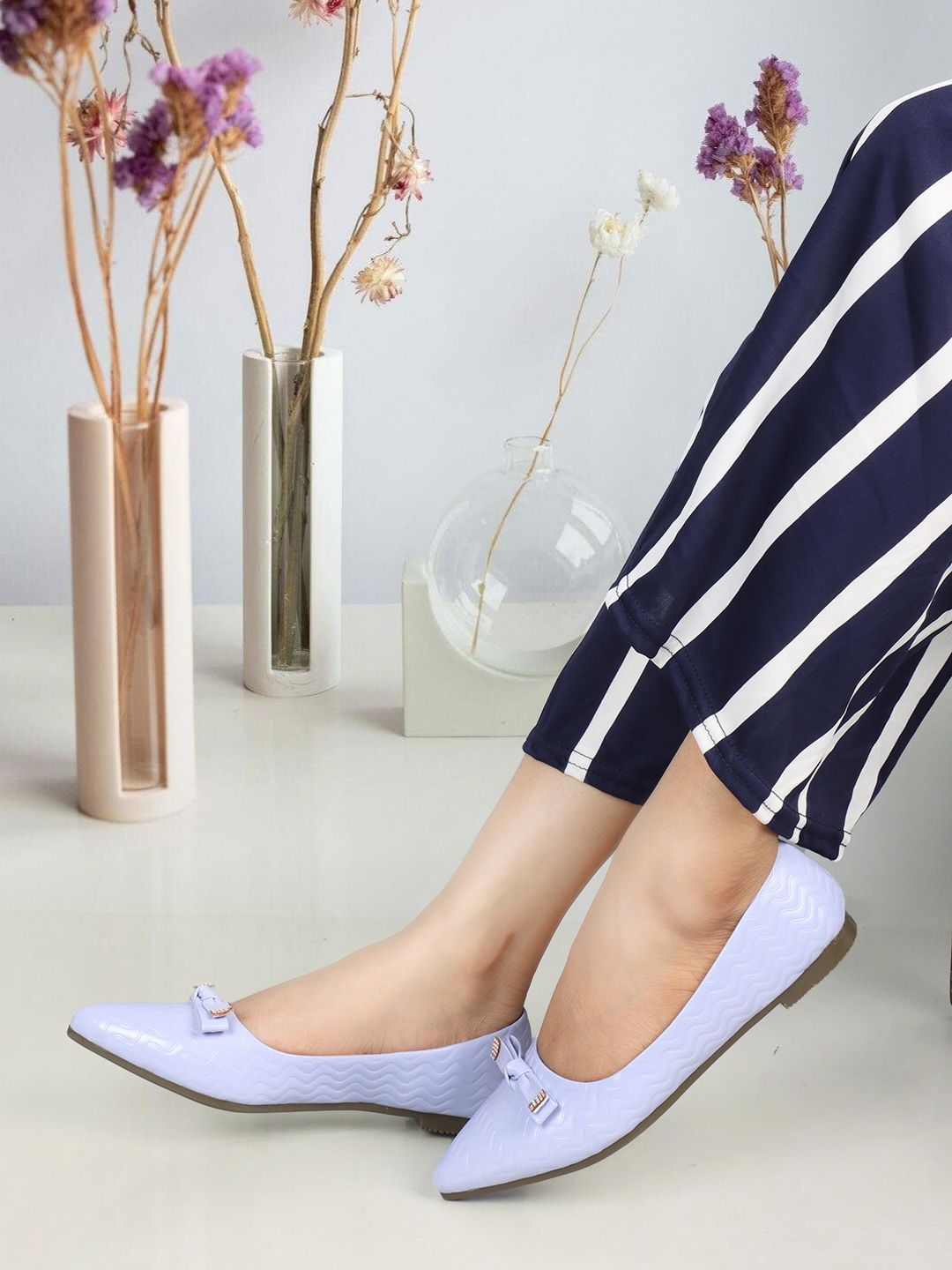 ICONICS Textured Bow Detail Pointed Toe Ballerinas