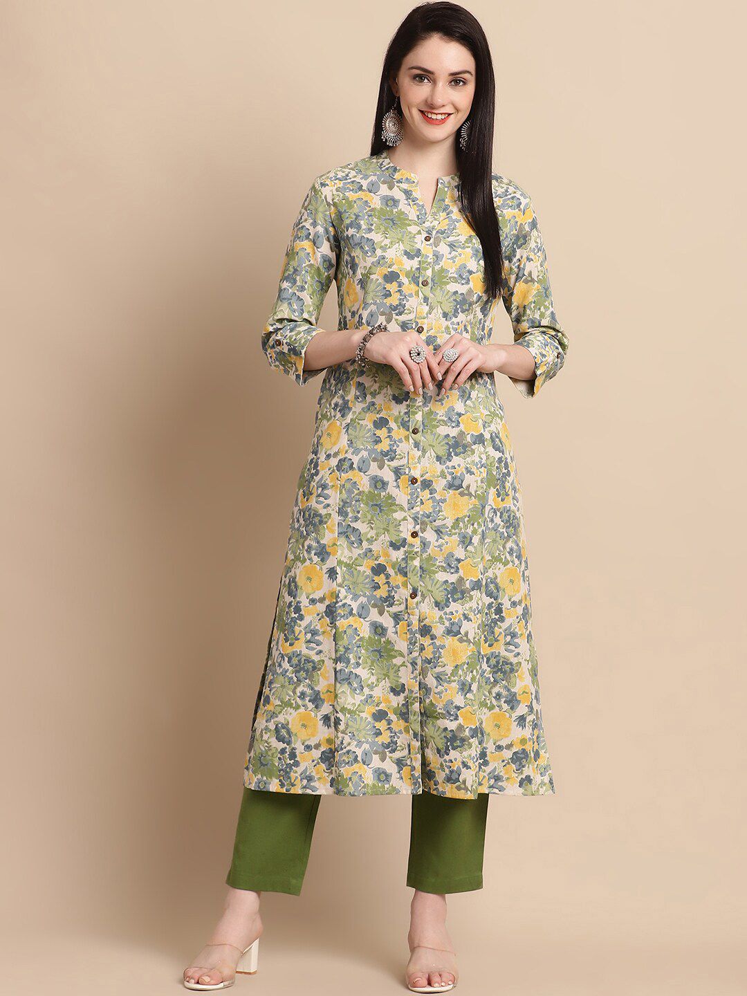 Pistaa Floral Printed Mandarin Collar Roll-up sleeves Panelled straight Kurta