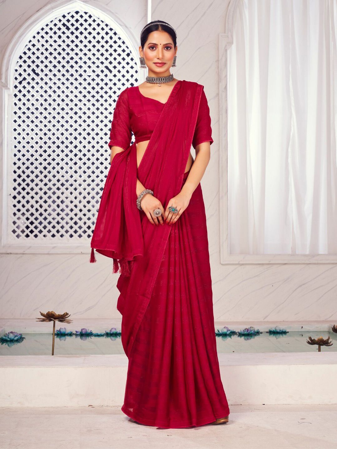 FLOURIOUS Striped Banarasi Saree