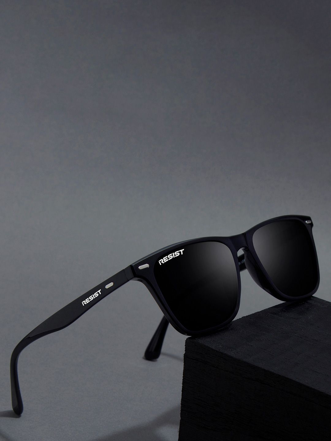 RESIST EYEWEAR UNISEX Black UV Protected Wayfarer Sunglasses