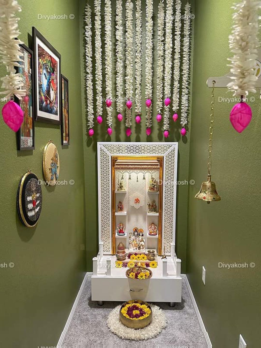 Divyakosh White & Pink 10-Pieces Lotus Hanging with Solawood Lotus Buds
