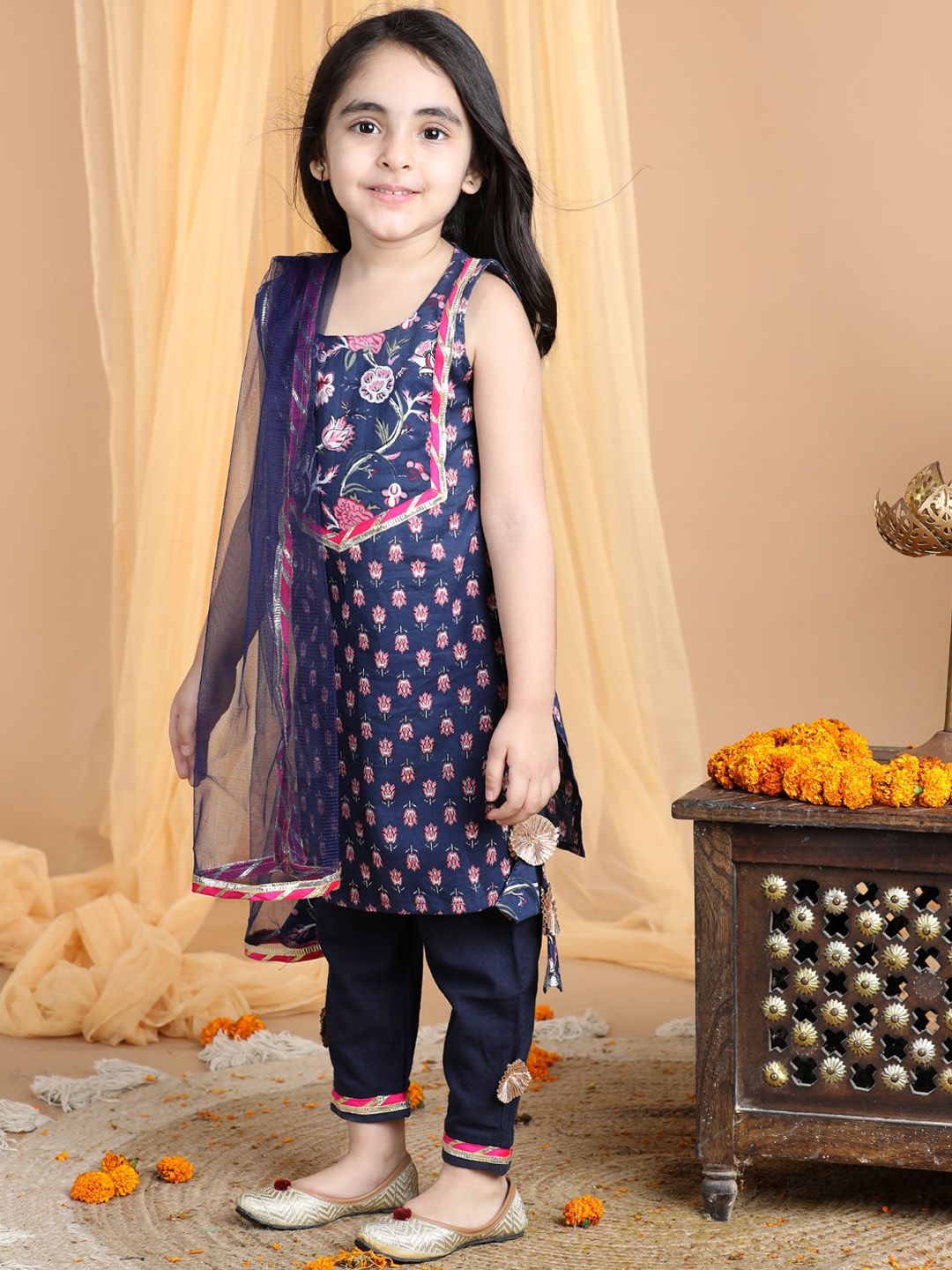 X Kinder Kids Girls Floral Printed Gotta Patti Pure Cotton Kurta with Trousers & Dupatta 3