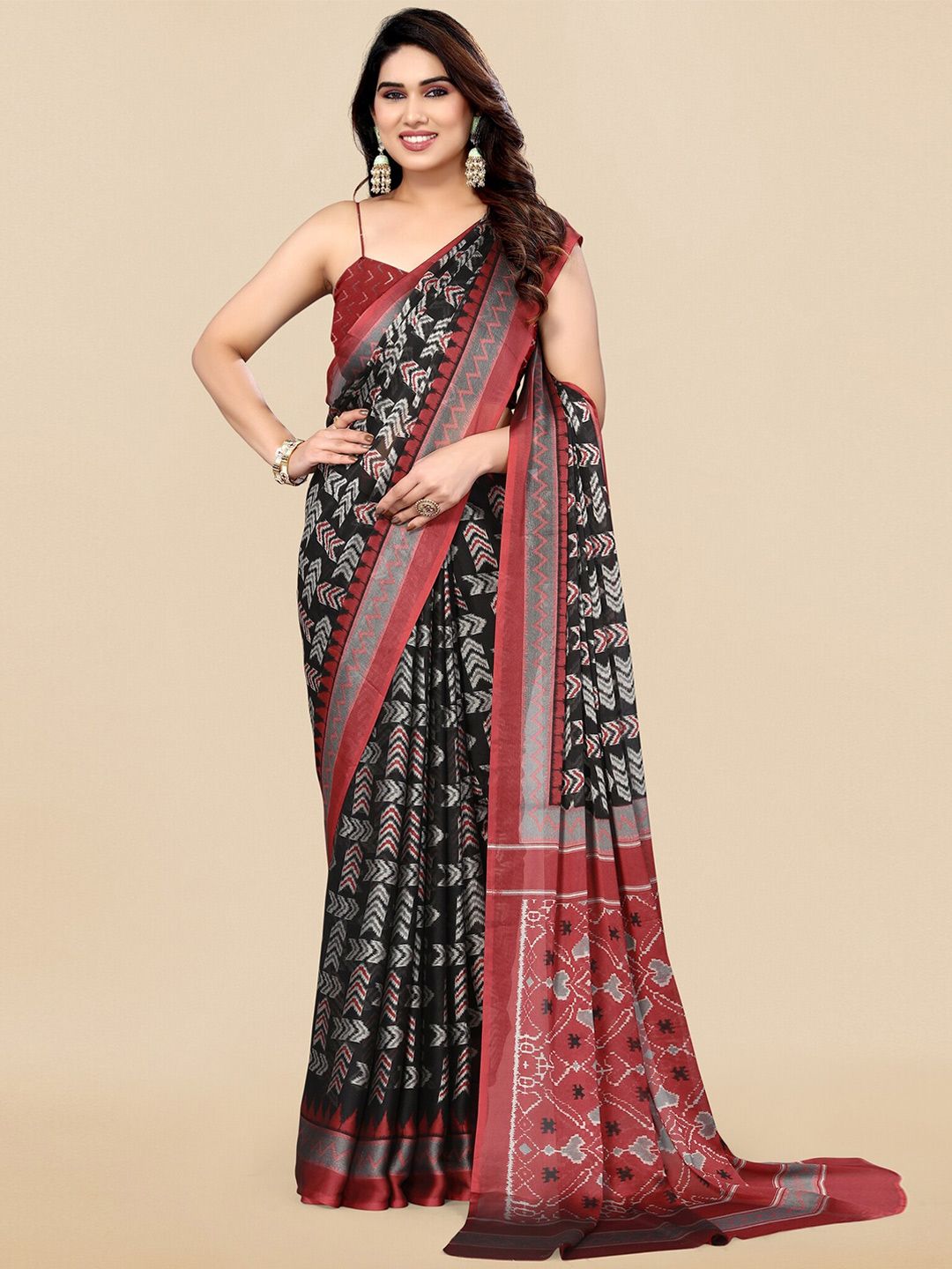 MIRCHI FASHION Black & Red Geometric Printed Block Print Saree