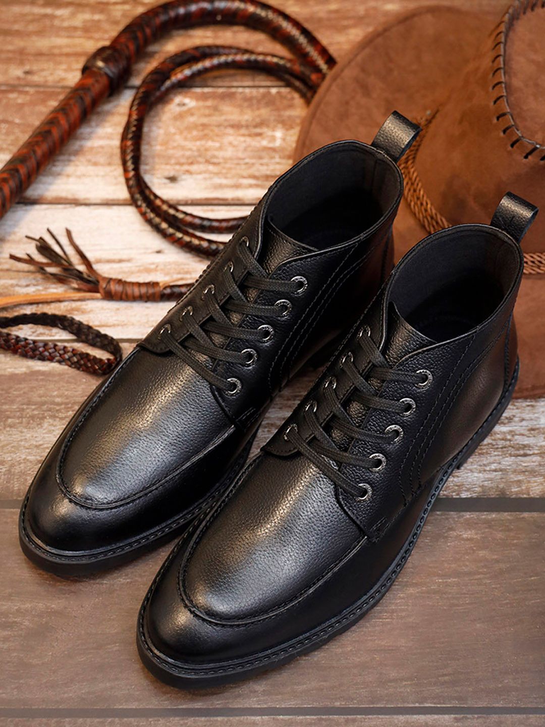 LOUIS STITCH Men Jet Black Egyptian Milled Leather Mid-Top Chukka Boots