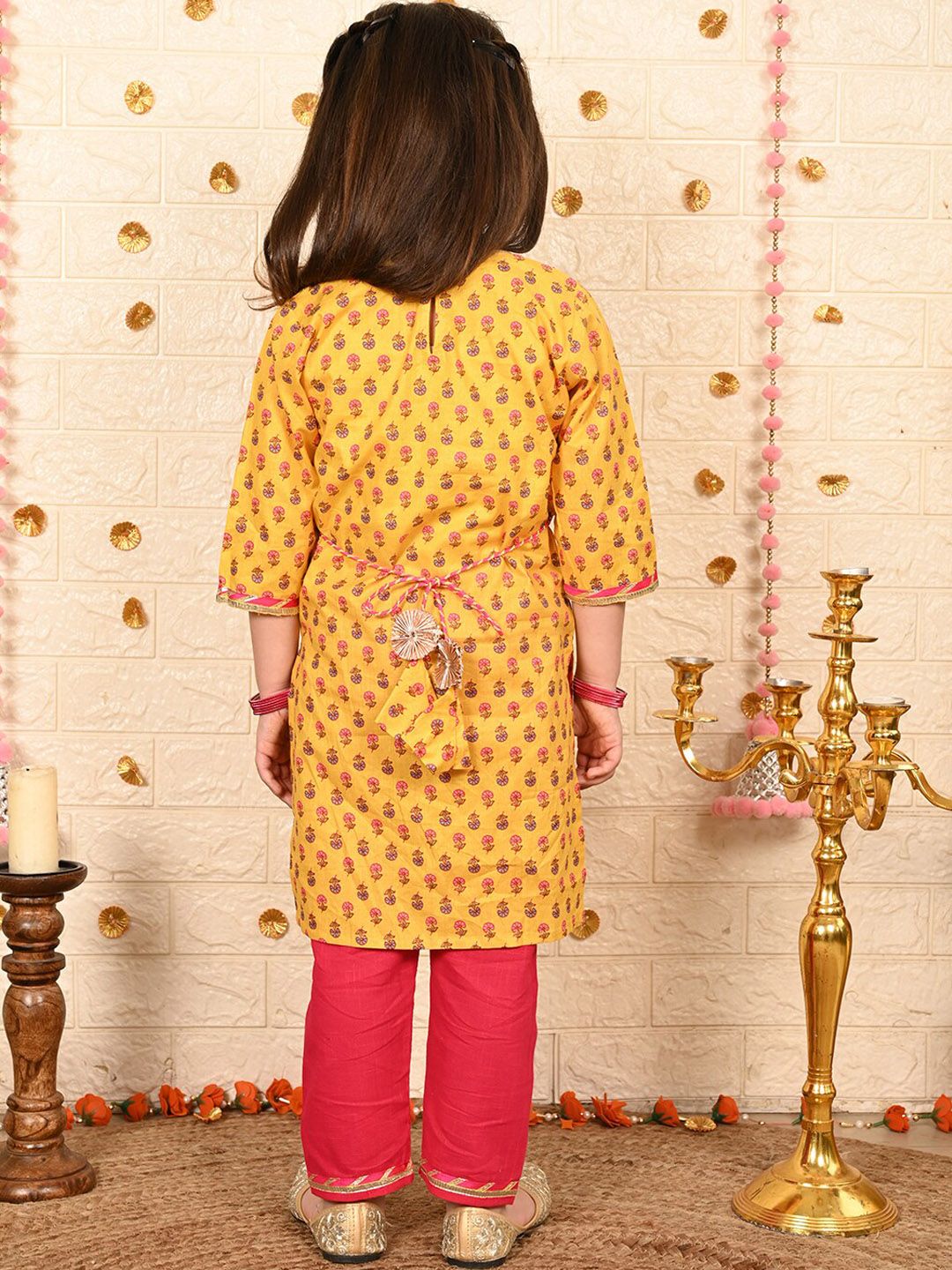 Girls Floral Printed Pure Cotton Kurta With Palazzos 4