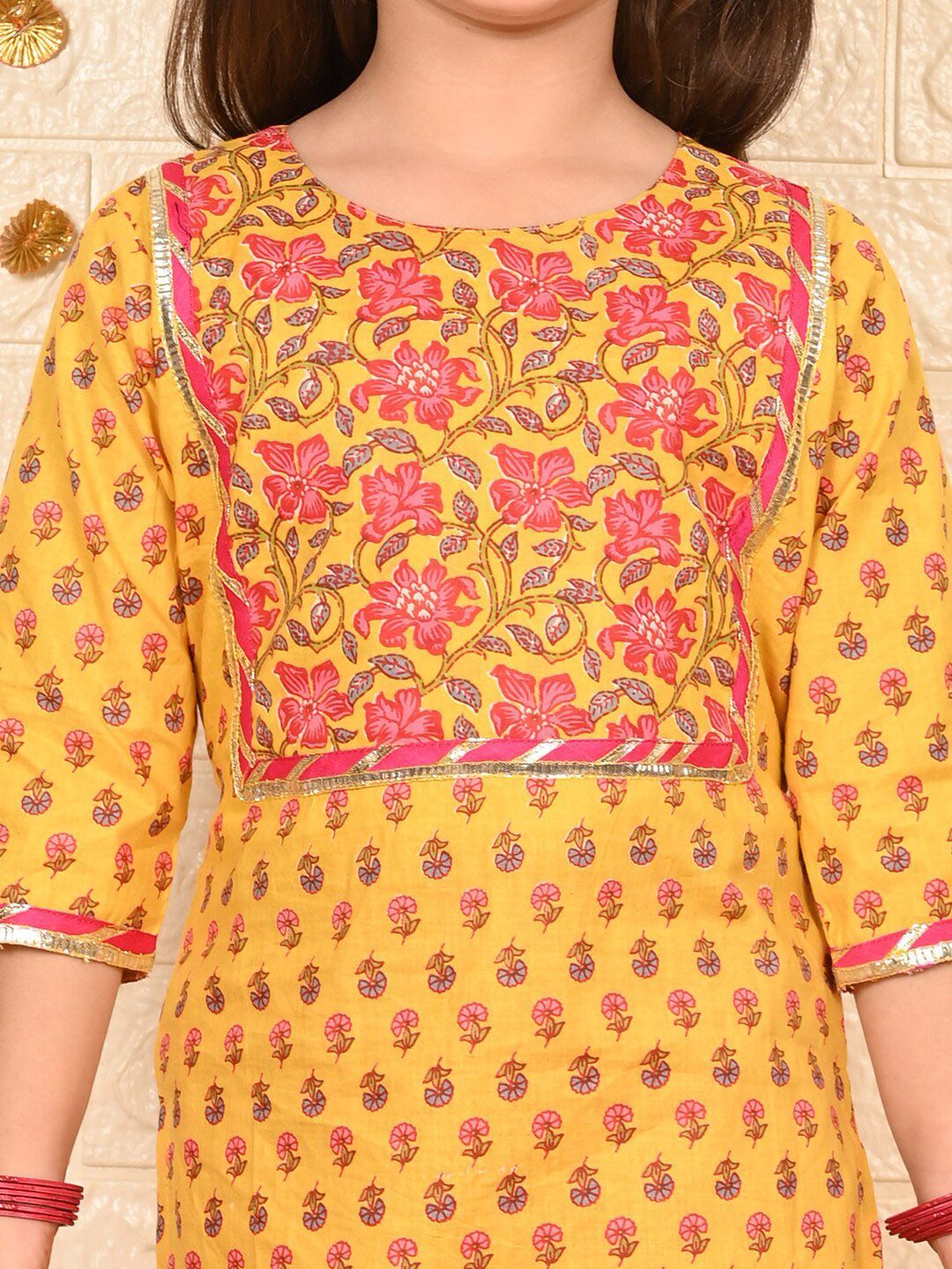Girls Floral Printed Pure Cotton Kurta With Palazzos 2