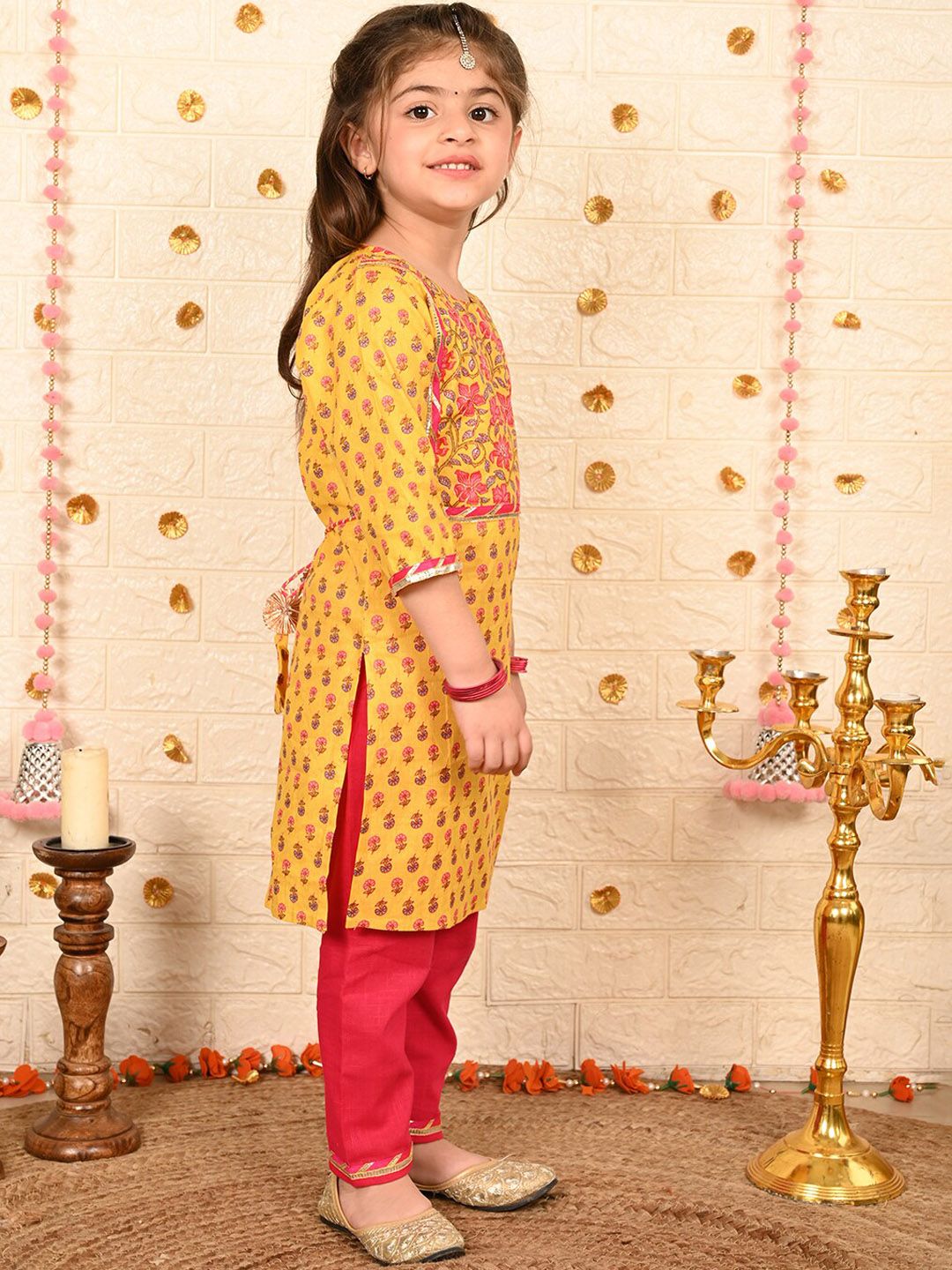Girls Floral Printed Pure Cotton Kurta With Palazzos 3