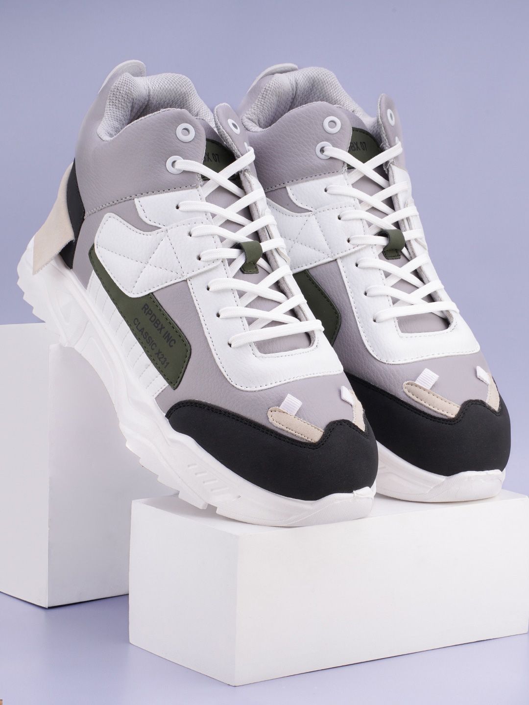 RapidBox Men Colourblocked Sneakers