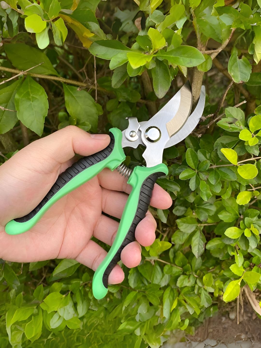 YELONA Green & Black Garden Hand Pruner