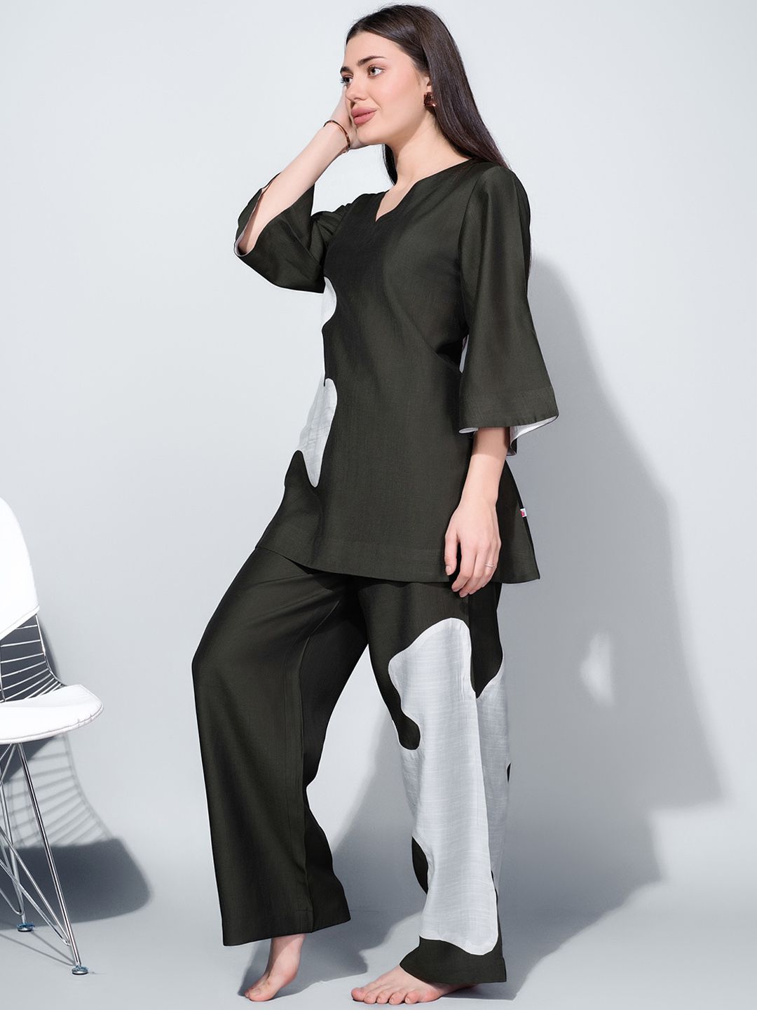Olive Green & White V-Neck Aplique Detail Night suit 4