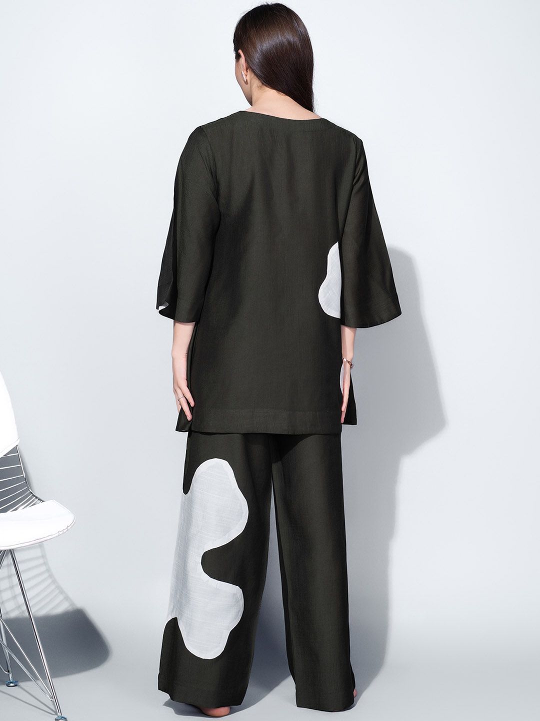 Olive Green & White V-Neck Aplique Detail Night suit 5