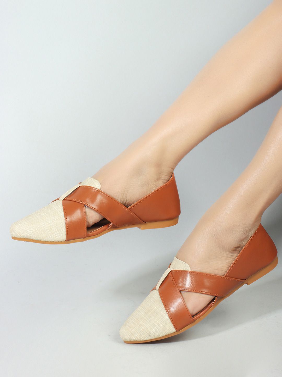 Denill Colourblocked Pointed Toe Ballerinas