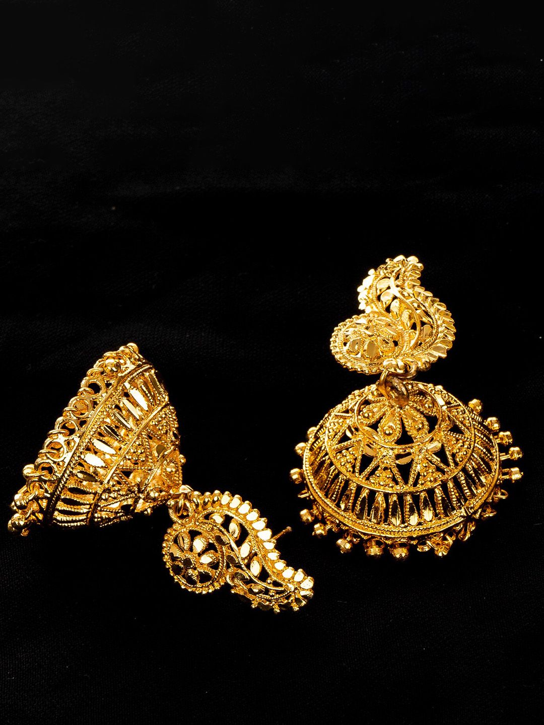 Manikya Dome Shaped Jhumkas Earrings