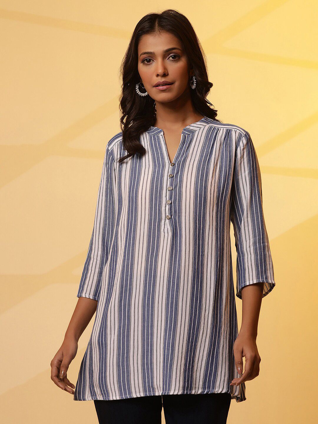 AURELIA Women Striped Mandarin Collar Straight Kurti