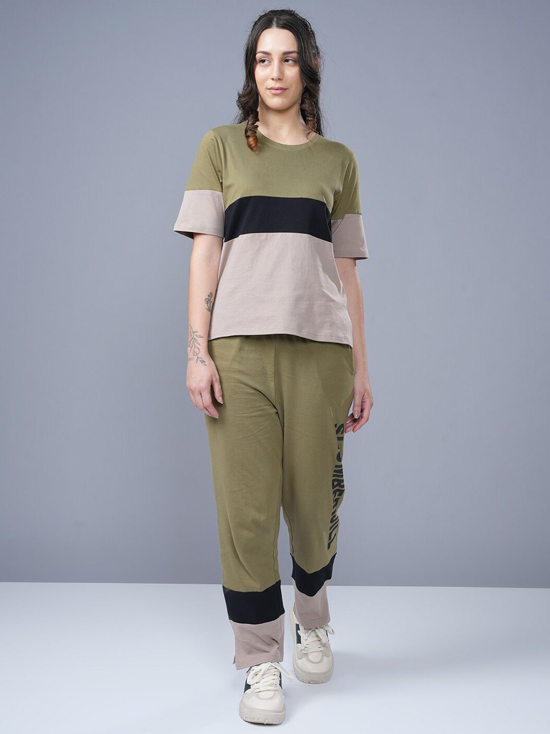 Slumber Jill Colorblocked Pure Cotton Round Neck T-Shirt & Flared Trouser Co-Ords