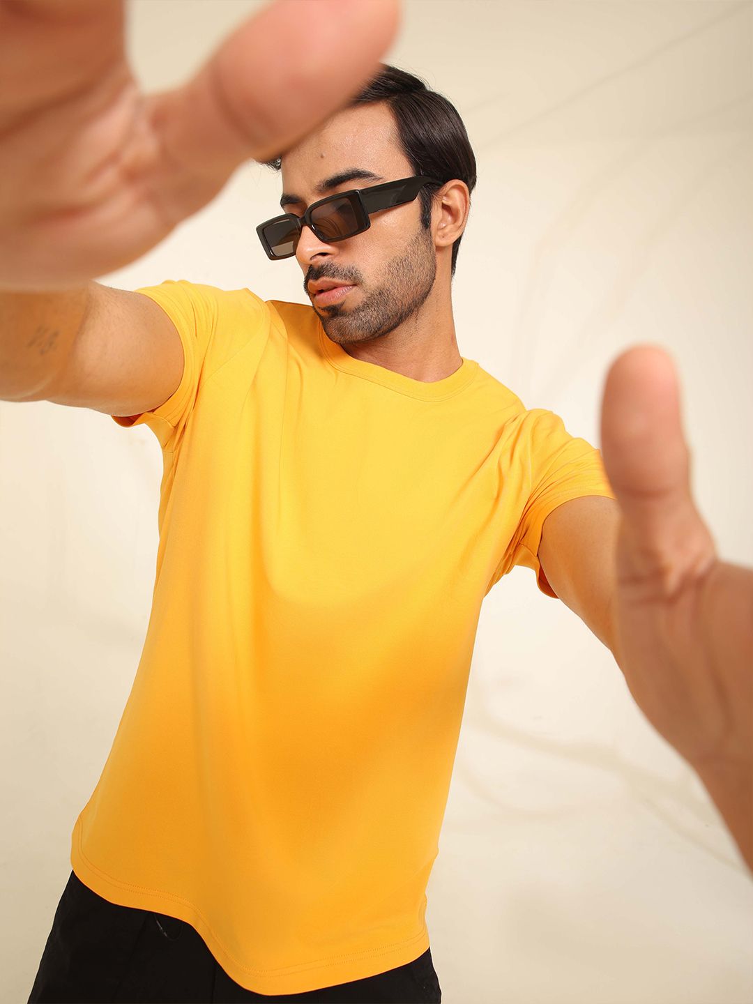 SUBTRACT Round Neck 4-Way Stretch T-shirt