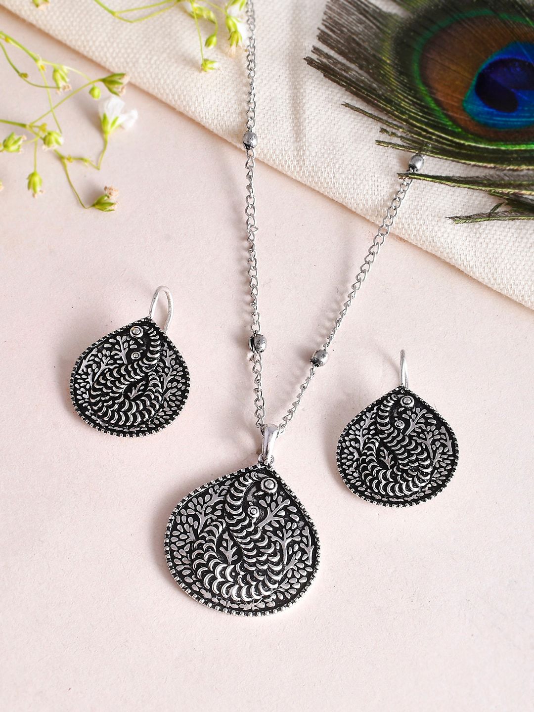 Morni Mayil Pendant Set