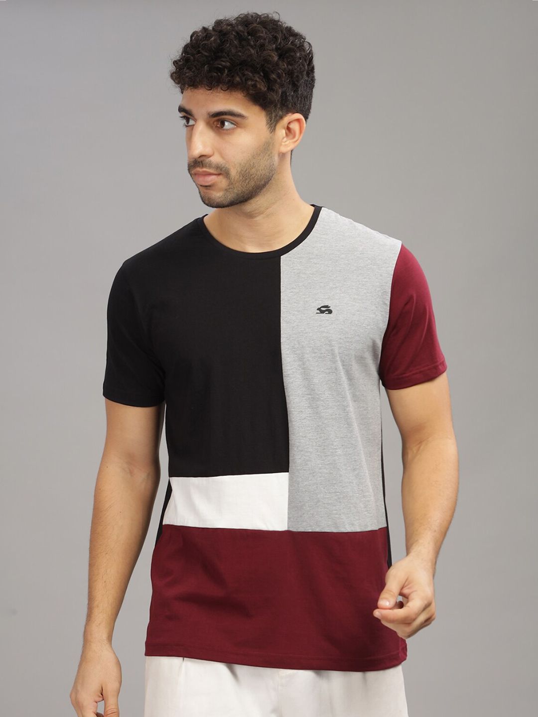 ADRO Colourblocked Regular Fit Cotton T-shirt