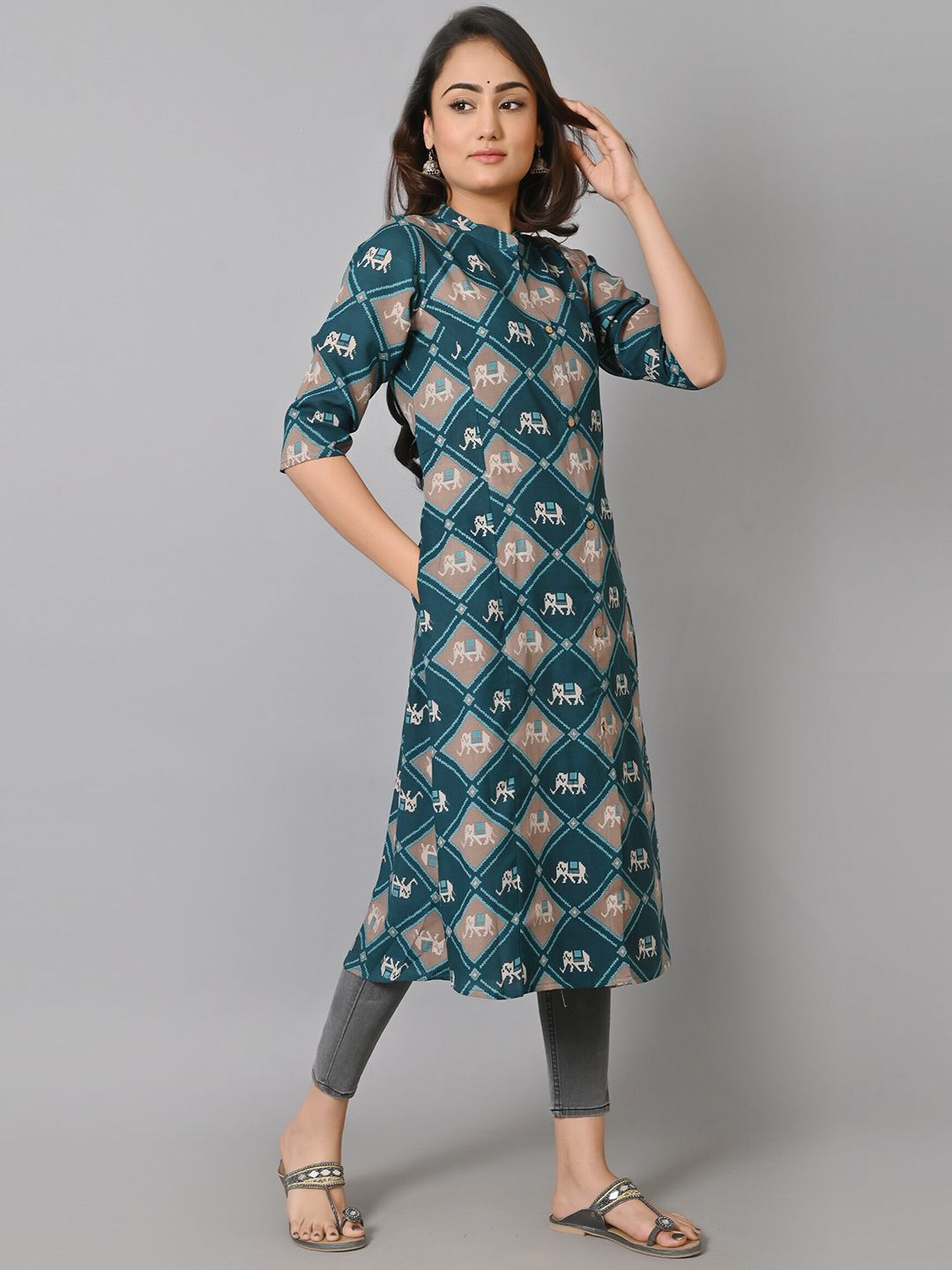 Moktika Ethnic Motifs Printed Mandarin Collar A-Line Kurta