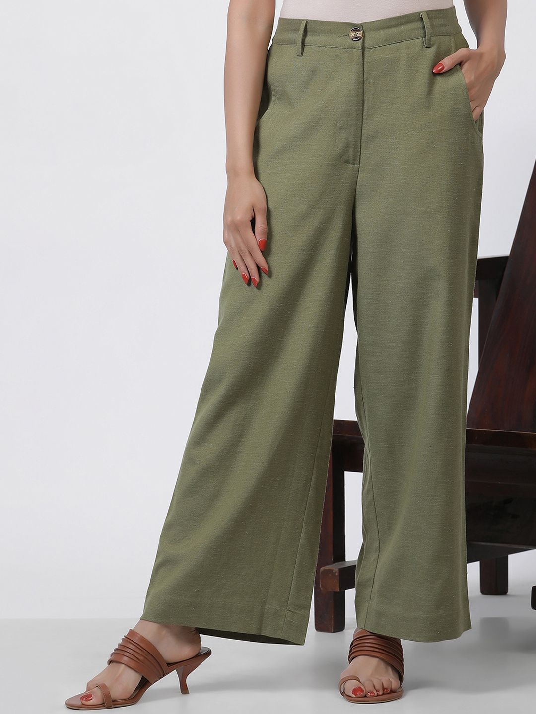 W Women Mid-Rise Straight Fit Parallel Trouser