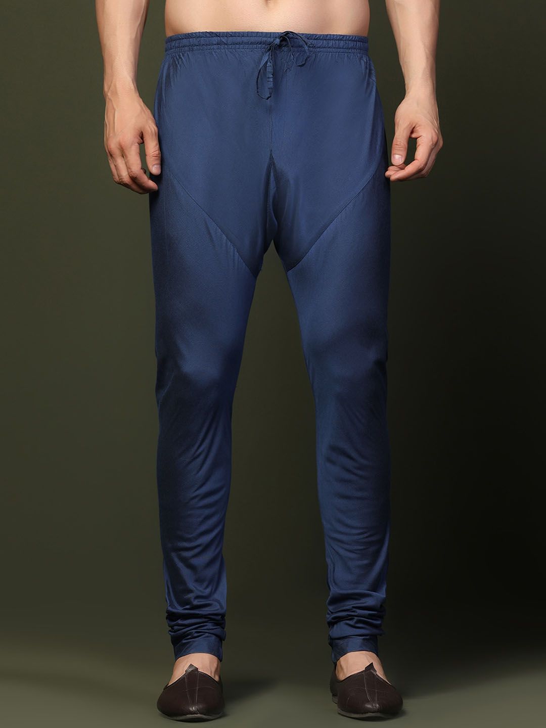 KISAH Men Straight-Fit Mid-Rise Churidar