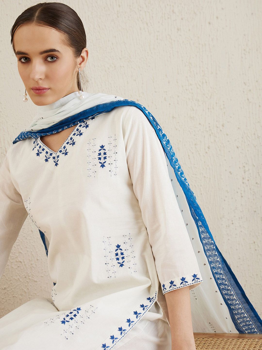 Ethnic Motifs Embroidered Thread Work Pure Cotton Kurta with Trousers & Dupatta 2