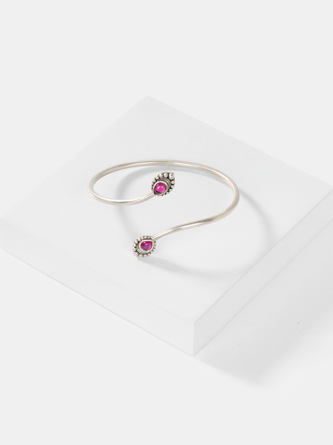Shaya by CaratLane Women 925 Sterling Silver Artificial Stone Studded Bracelet