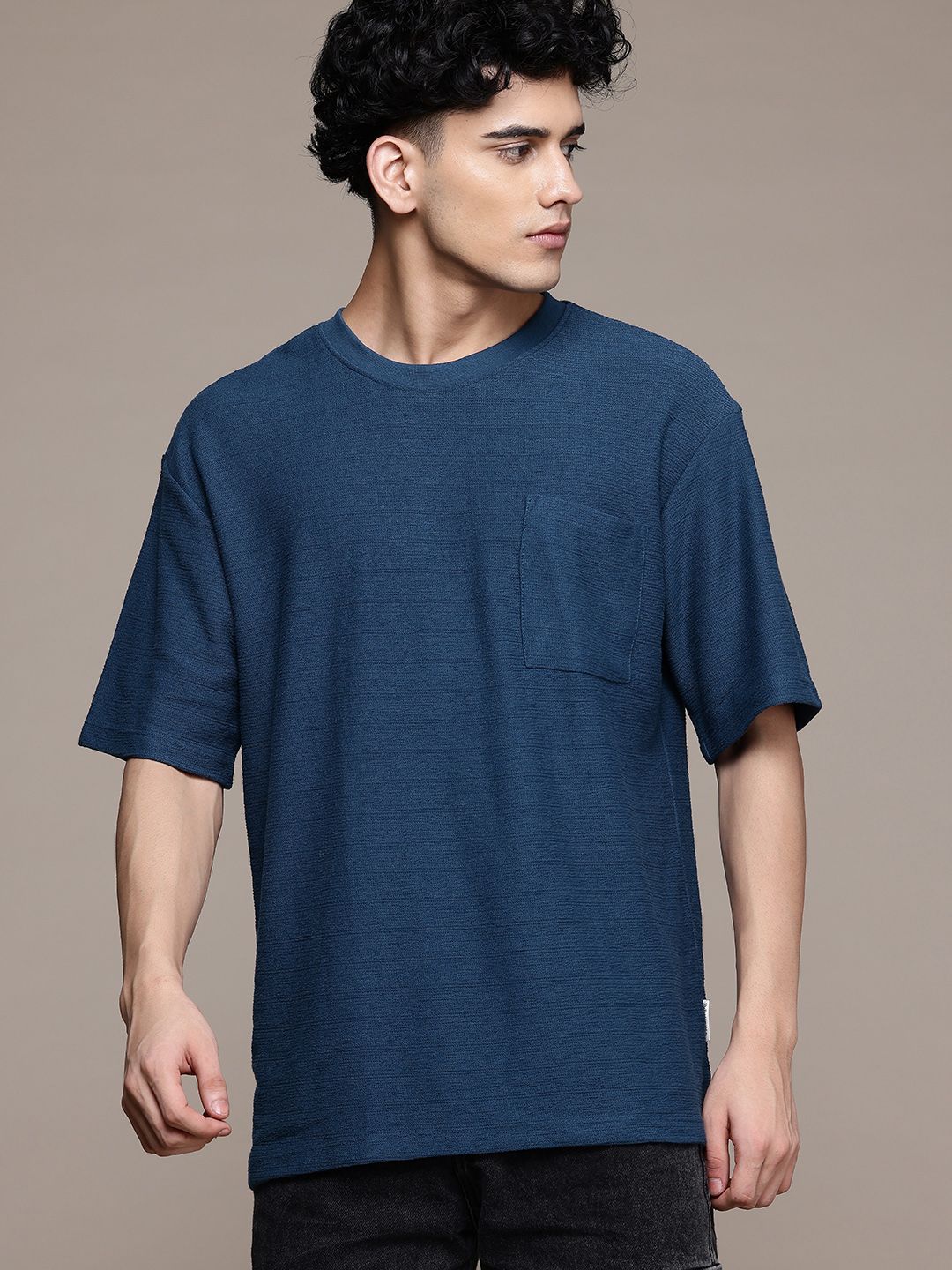 Roadster Men Drop-Shoulder Sleeves Relaxed Fit T-shirt