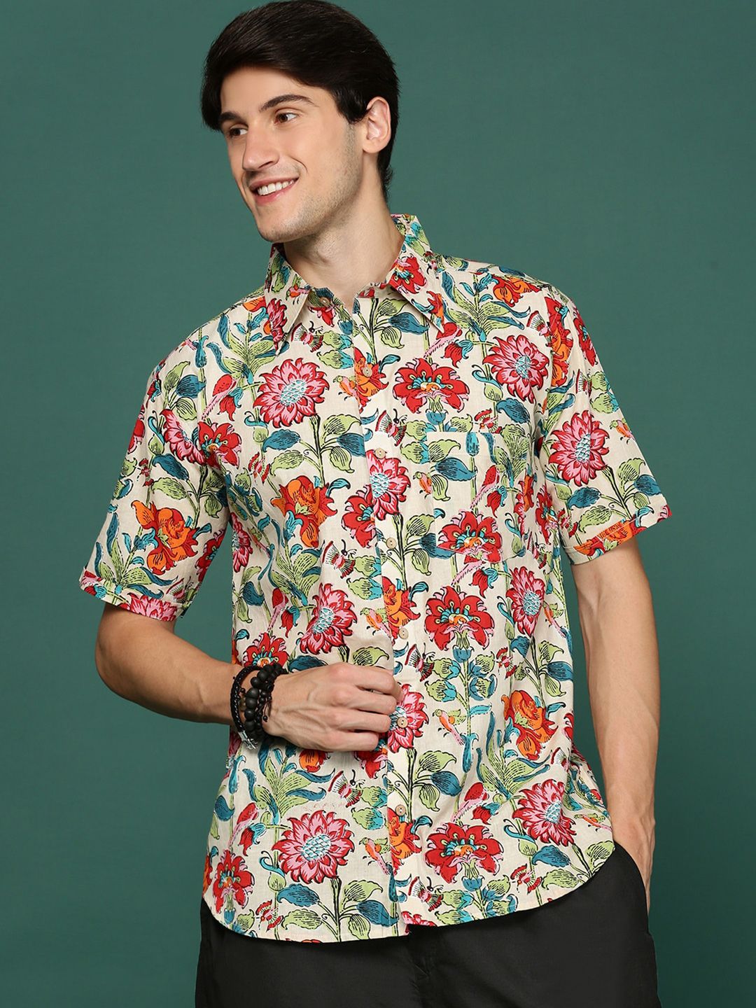 Sangria Modern Spread Collar Printed Pure Cotton Short Sleeves Shirt
