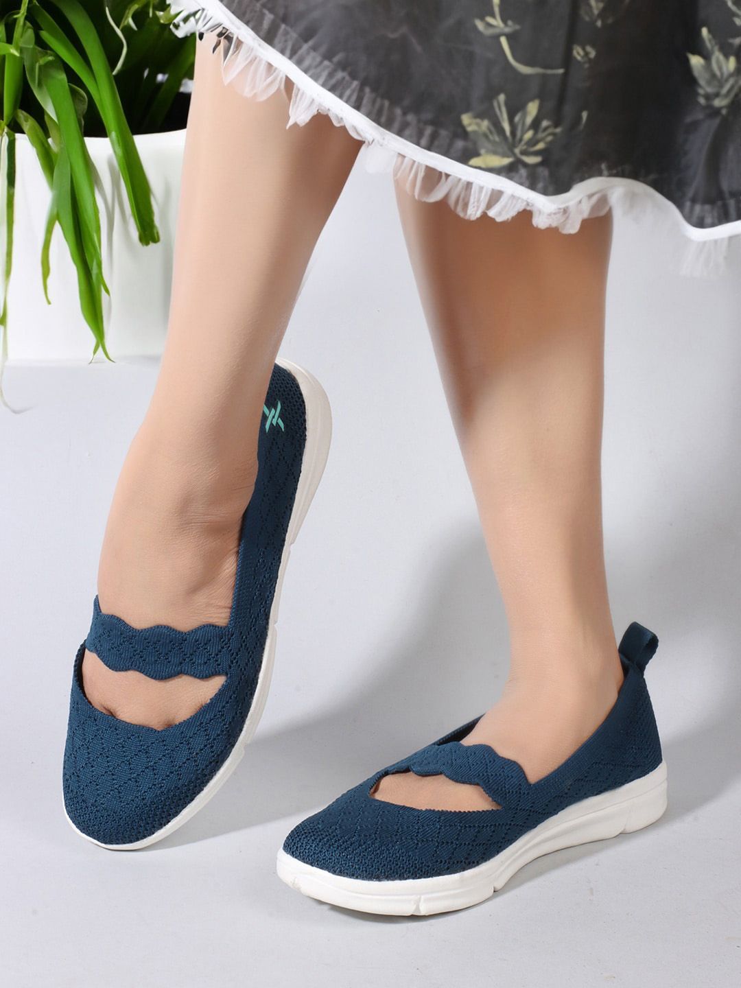 Buy Carlton London Sports Women Self Designed Round Toe Ballerinas -  - Footwear for Women