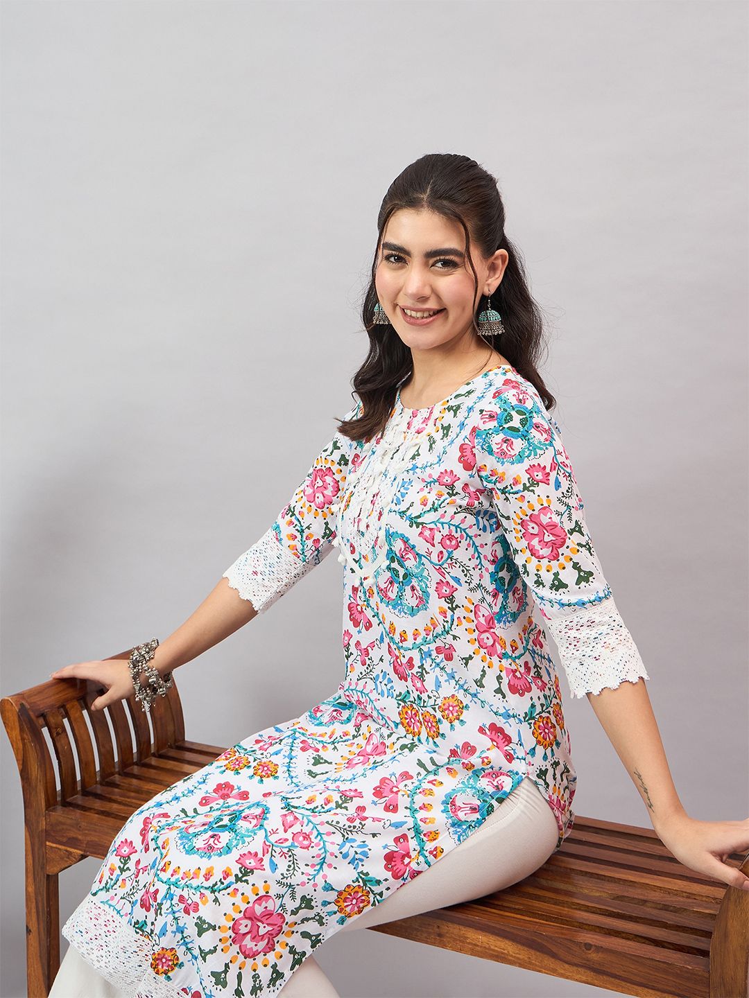 CRENOL THREADS Floral Printed Lace Work Cotton Straight Kurta