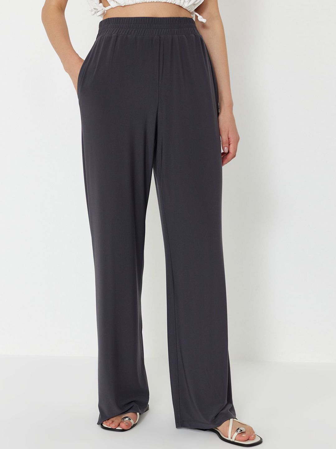 Trendyol Women Mid-Rise Parallel Trousers