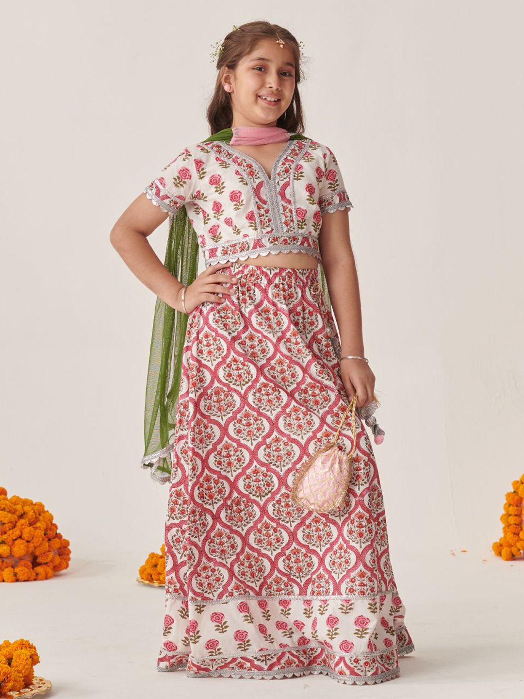 Girls Ethnic White Floral Printed Cotton Lehenga Choli Set With Dupatta 6