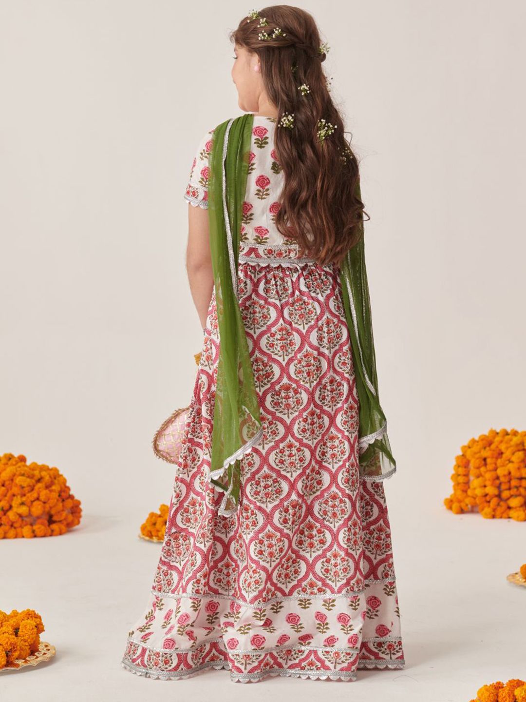 Girls Ethnic White Floral Printed Cotton Lehenga Choli Set With Dupatta 5